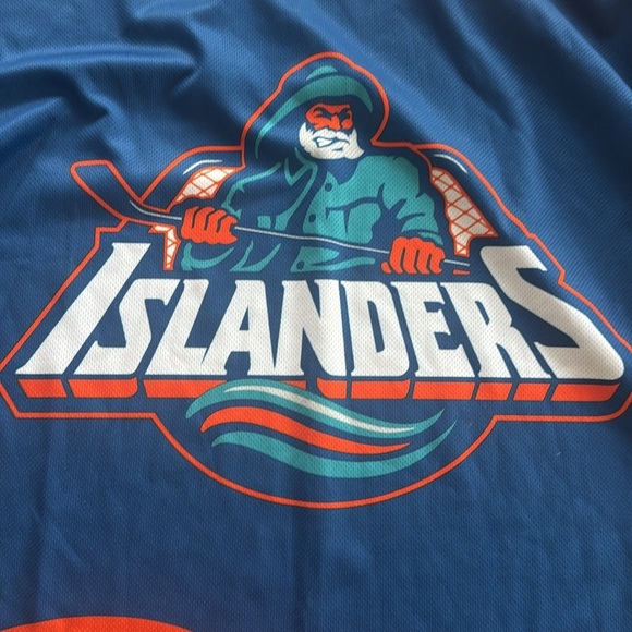 NEW YORK ISLANDERS Coyote Promotion Fisherman Wave Jersey Men’s Size Small - Picture 3 of 6